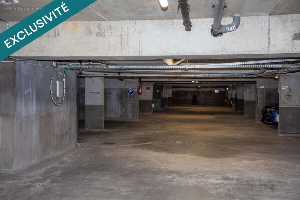 Photo 3 - Parking à MANTES-LA-JOLIE