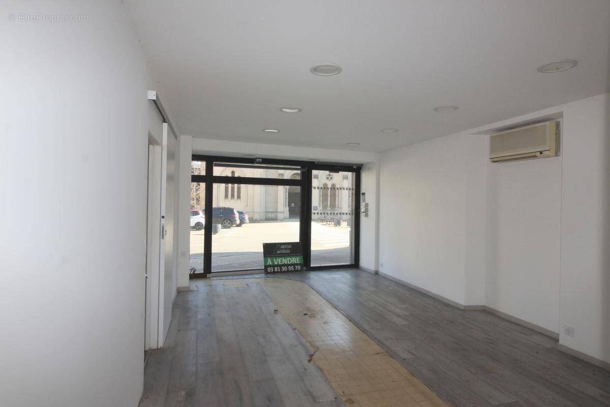 Commerce à PONT-DE-ROIDE