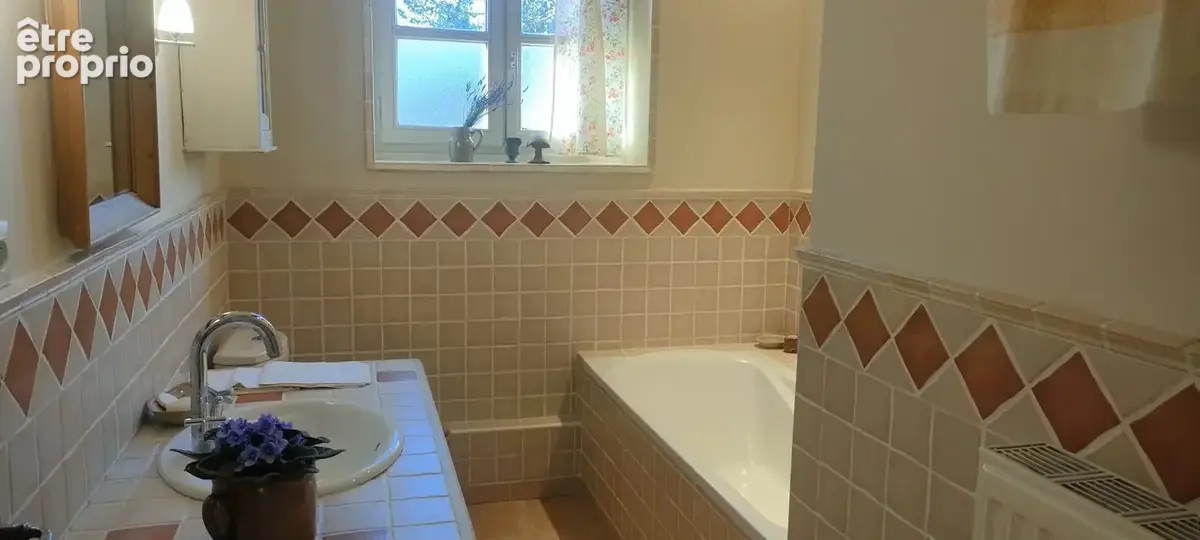 AUTHENTIQUE !!! Grande et belle maison en pierre dans un cadre préservé - photo 27