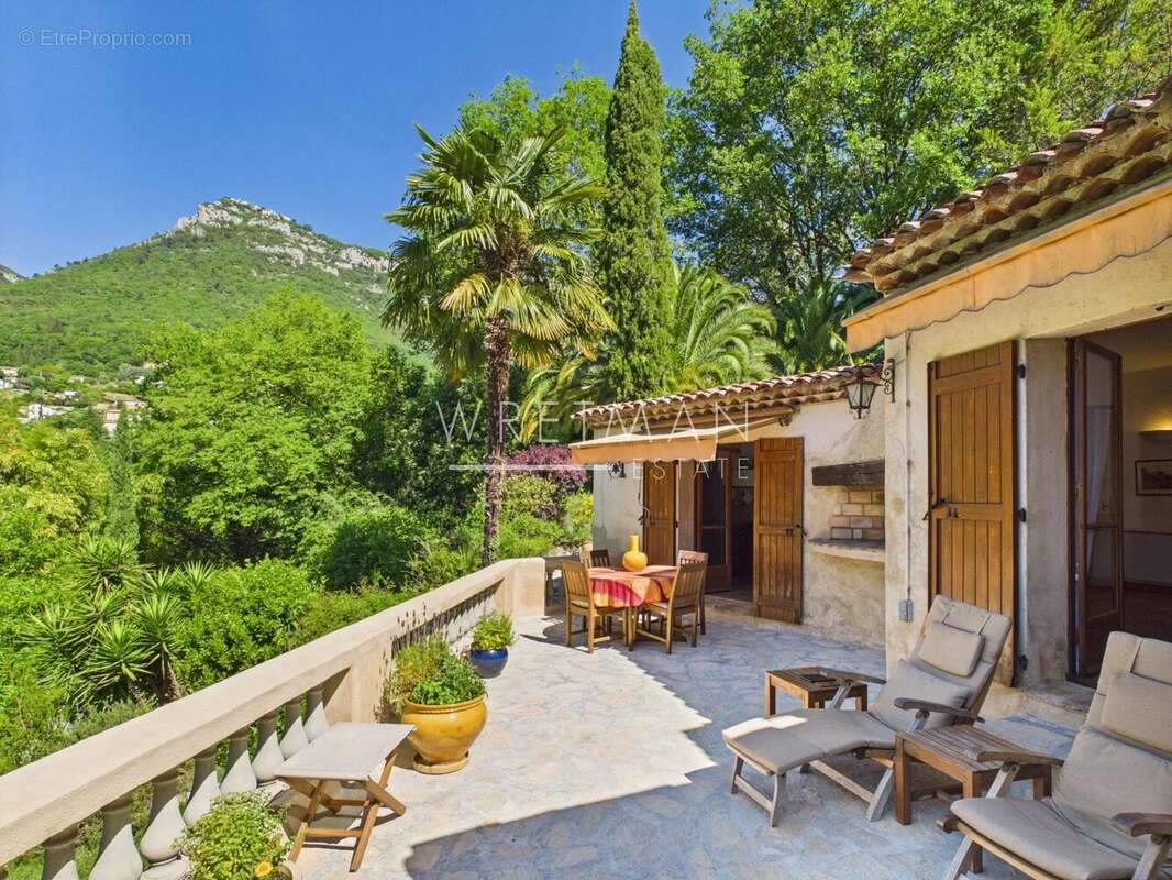 Maison à TOURRETTES-SUR-LOUP