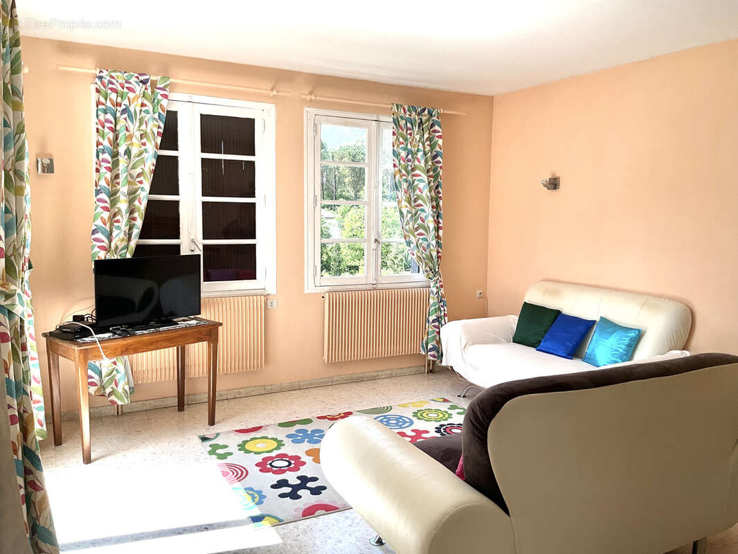 Maison T6 avec sous-sol sur 545m2 Castelnaudary - photo 2