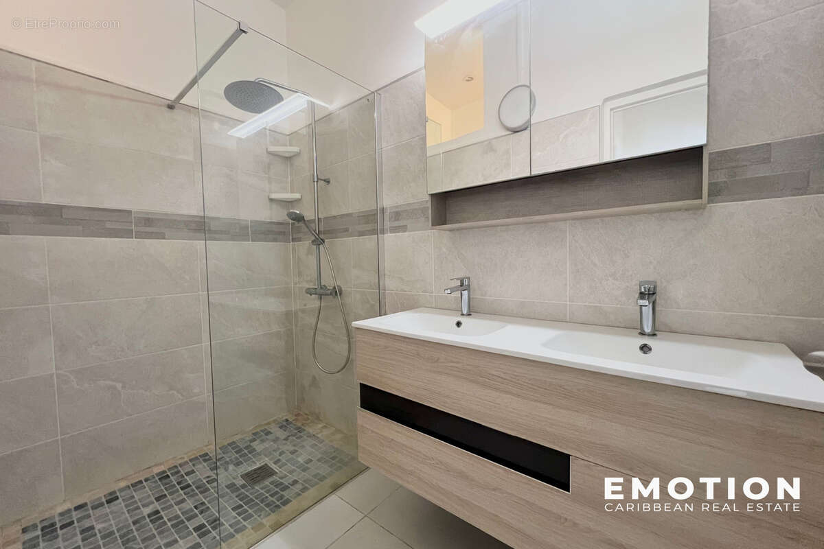 Maison à PETIT-BOURG