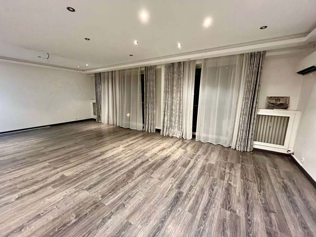 Appartement à SAINT-MAUR-DES-FOSSES