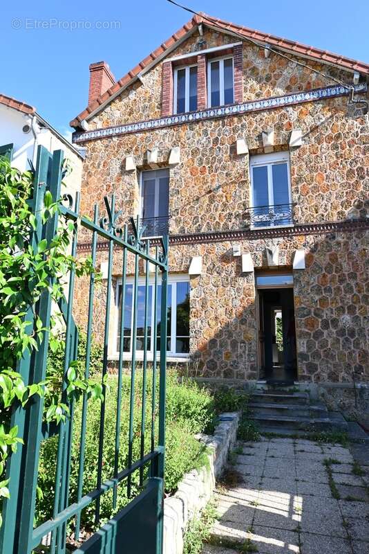 Propriété Maison - Bureau - Parkings CONFLANS SAINTE HONORINE (78) - photo 12