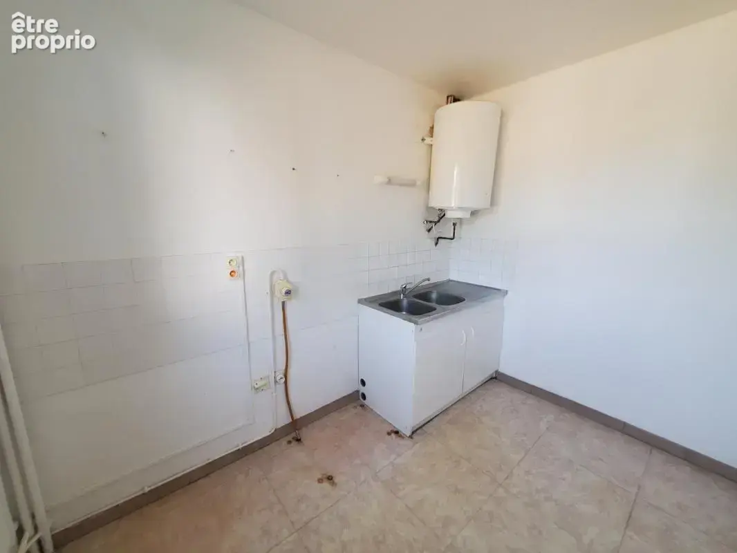 Beau t2 au 1er etage avec balcon - photo 5