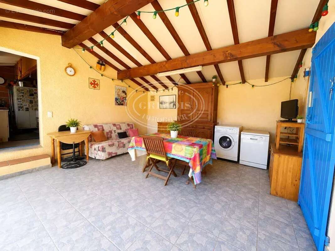 Villa de 110m² terrain de 677m² avec piscine et garage - photo 4