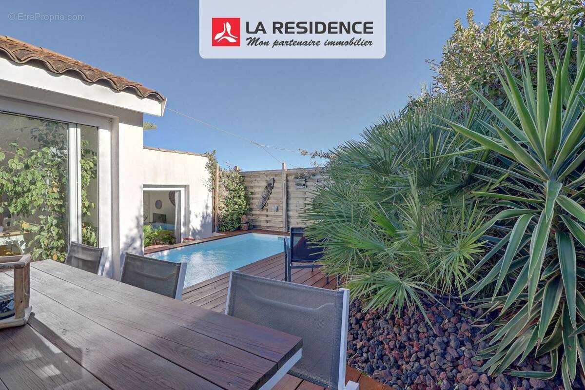 Maison à ROQUEBRUNE-SUR-ARGENS