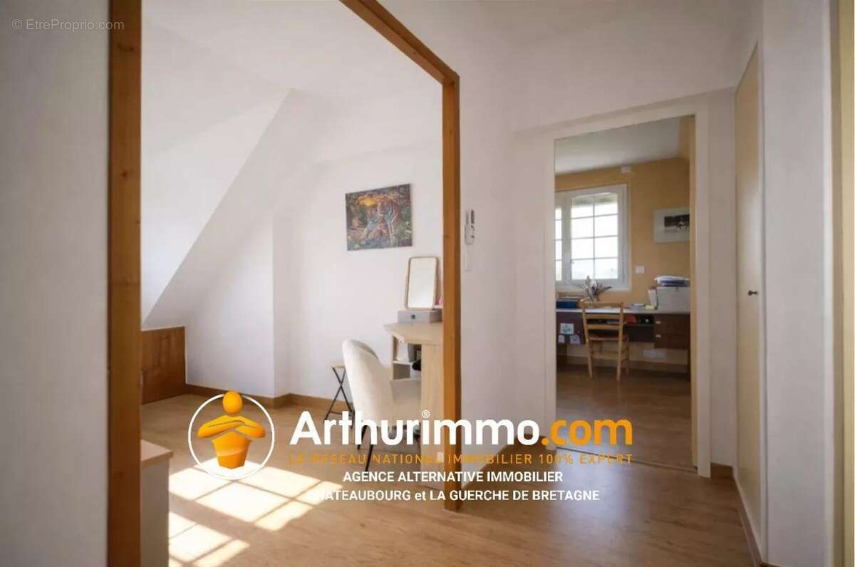 Maison à ARGENTRE-DU-PLESSIS