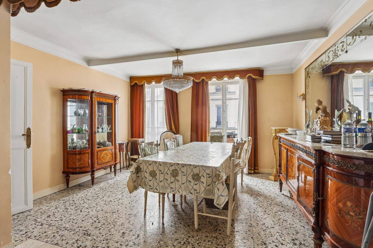 Appartement à PARIS-20E