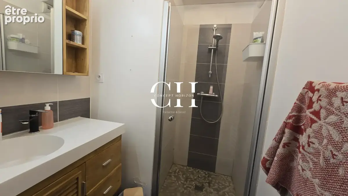 Maison contemporaine de 2014   Vie de plain-pied et grand terrain à Pléguien - photo 5