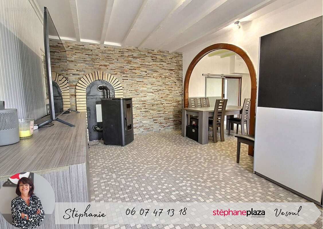 Maison à VERNOIS-SUR-MANCE