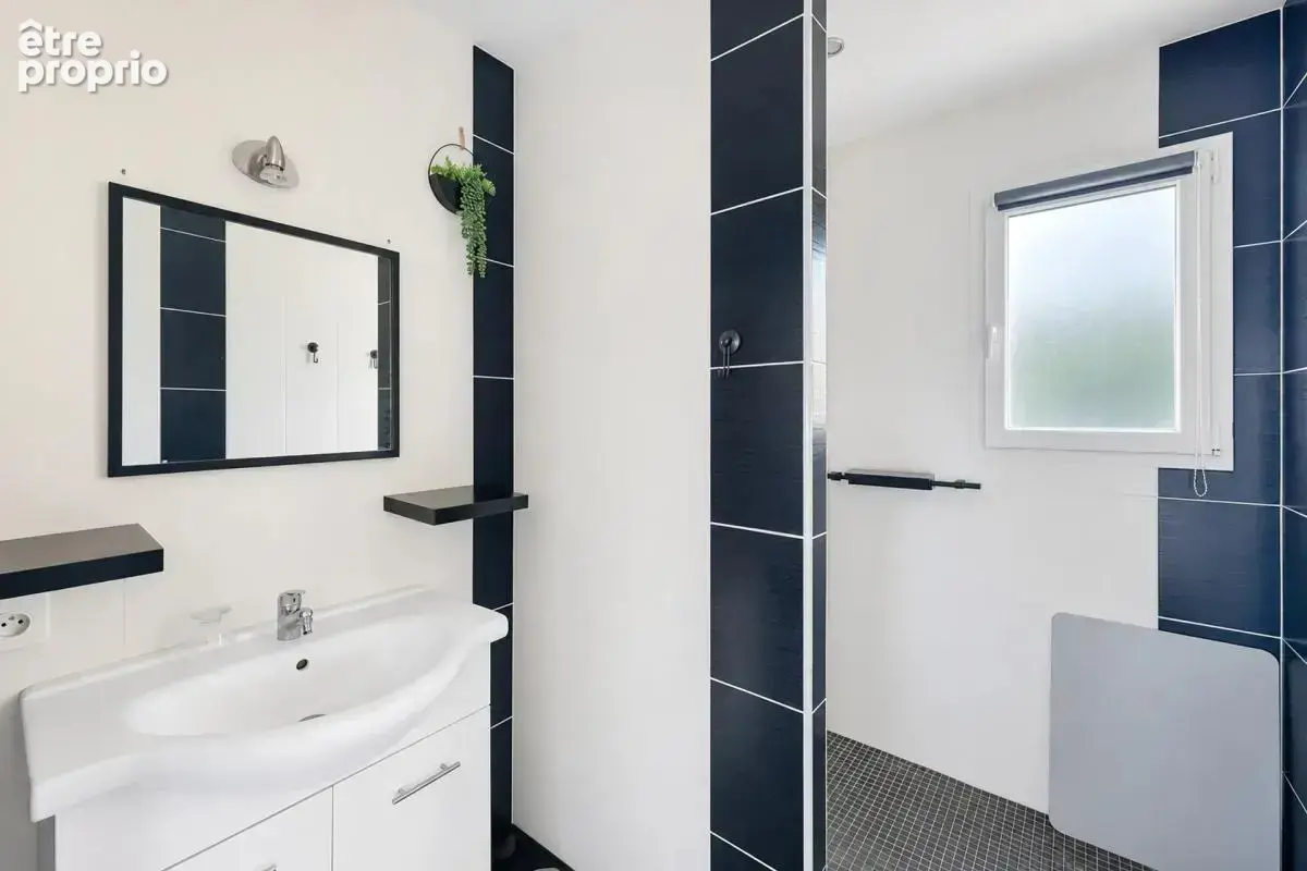 Maison spacieuse 210 m² à Loireauxence - photo 9
