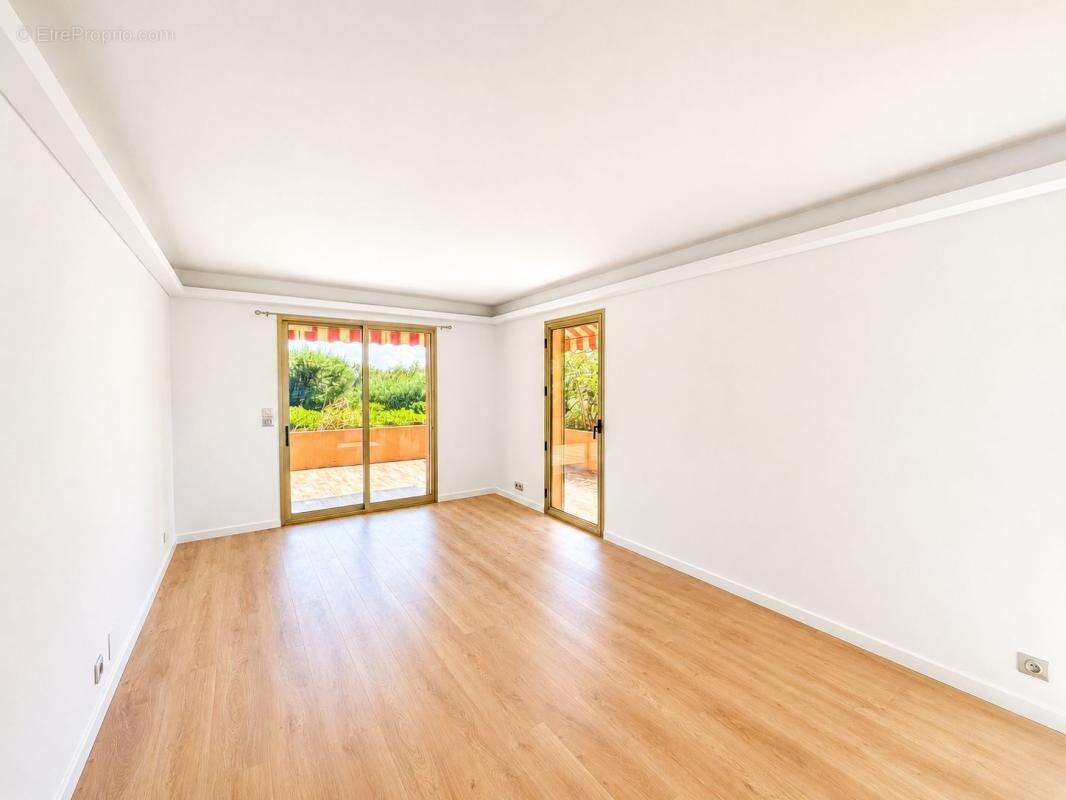 Appartement à LE CANNET