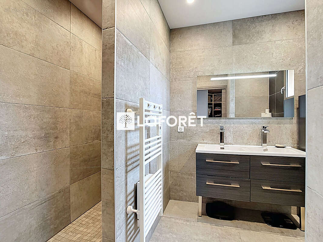 Maison à CHATILLON-SUR-CHALARONNE