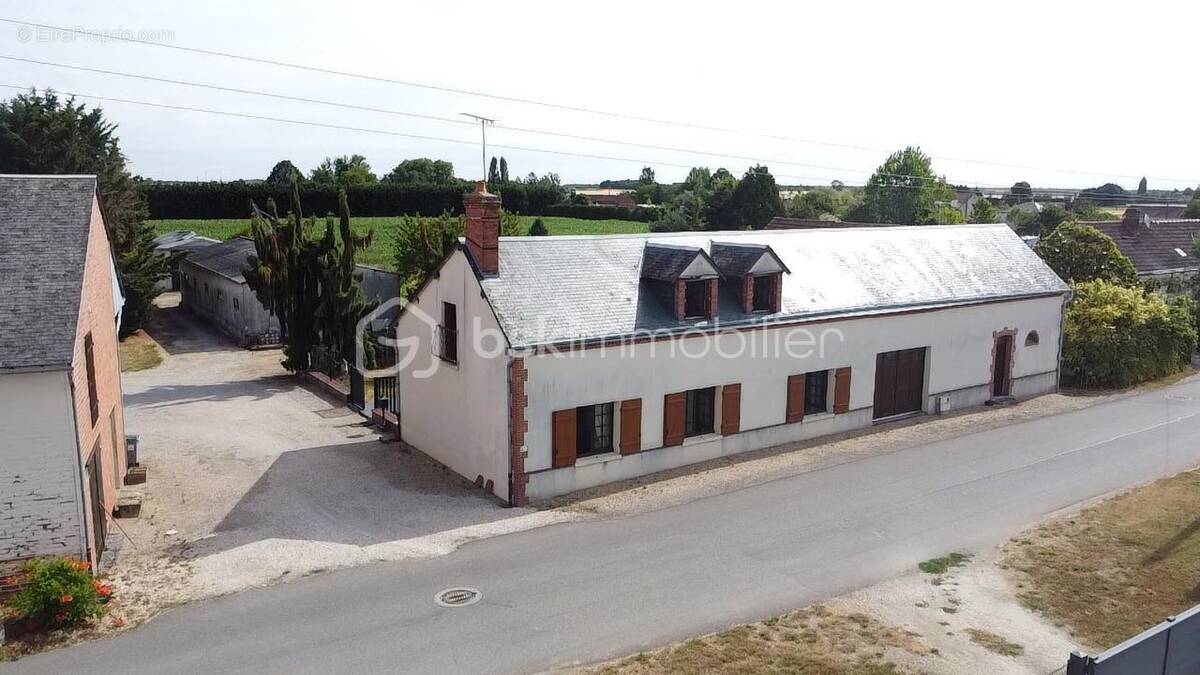 Maison à QUIERS-SUR-BEZONDE
