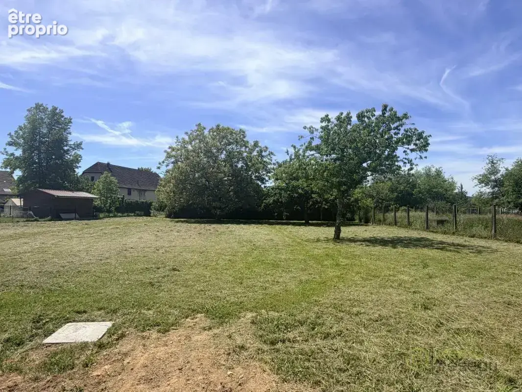 Terrain à SAINT-GERMAIN-LE-CHATELET