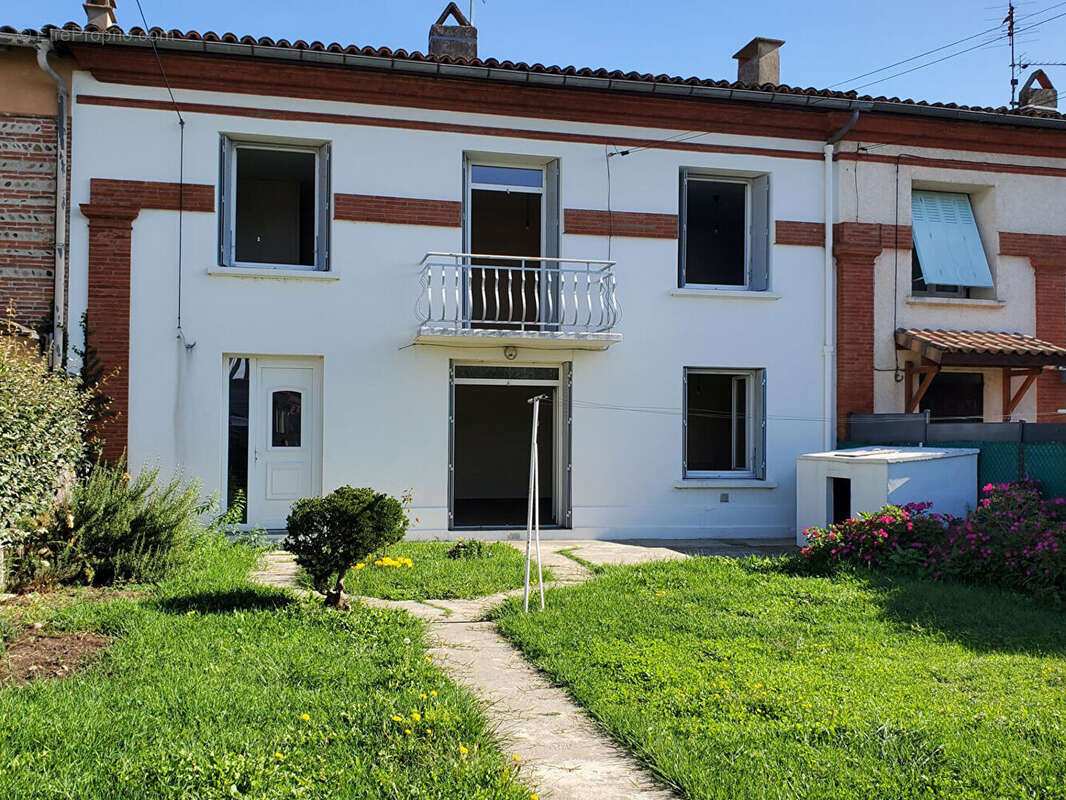 Maison à BEAUZELLE