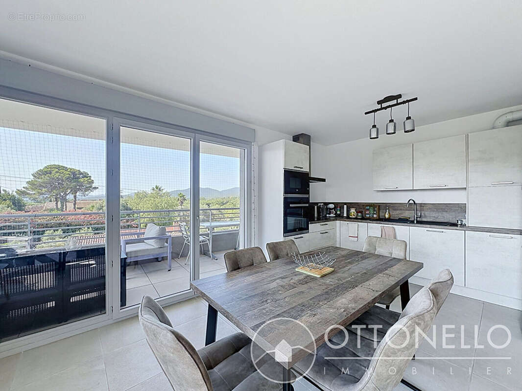 Appartement à PUGET-SUR-ARGENS