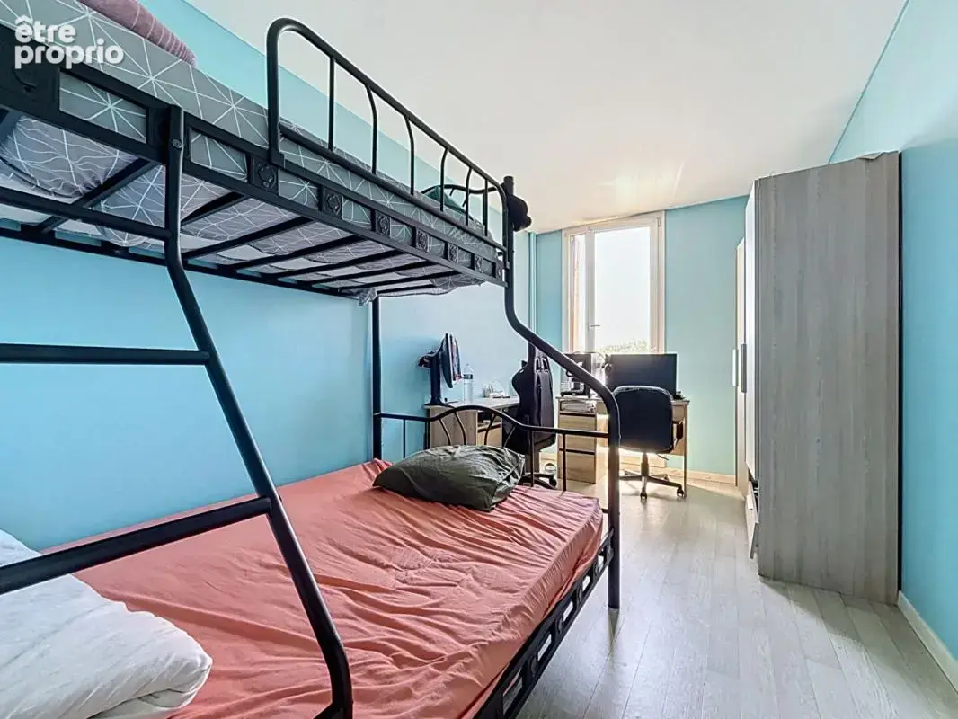 Grand appartement familial 70 m²  avec parking et cave proche métro - photo 7