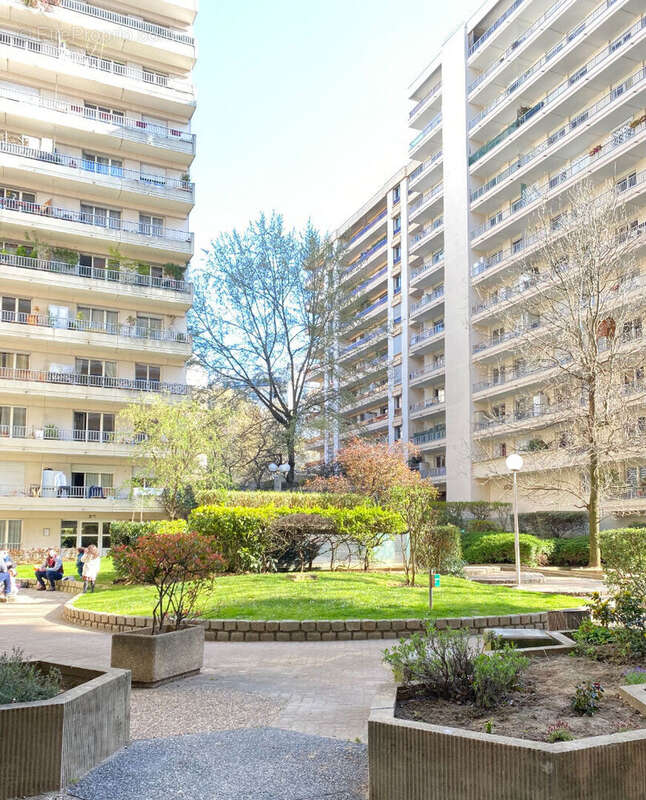 Grand 3 pièces avec 2 balcons - Paris 19 ème - photo 9