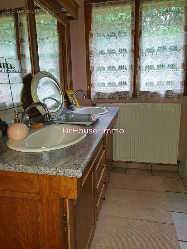 Maison à SAINT-DENIS-DES-MONTS