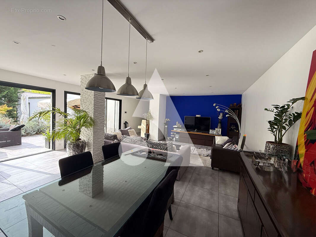 Maison à SAINT-MAUR-DES-FOSSES