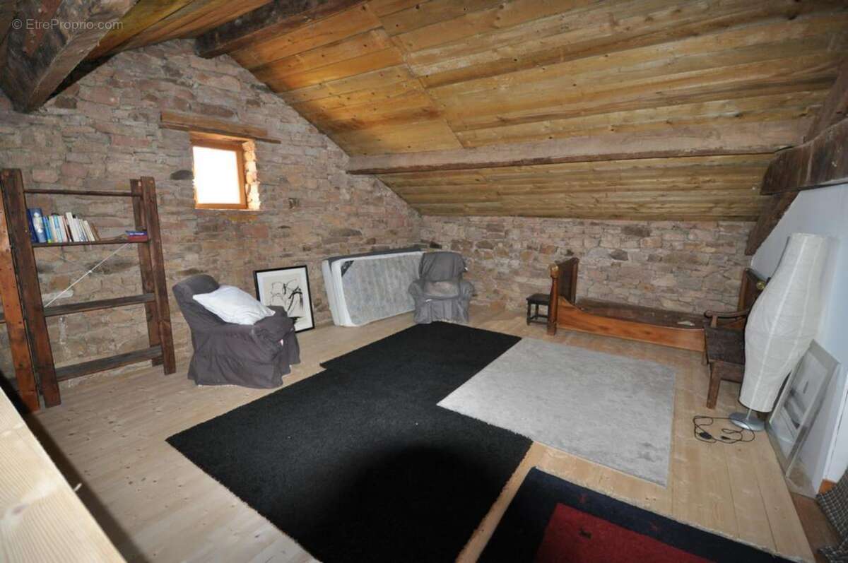 Maison à SAINT-SERNIN-SUR-RANCE