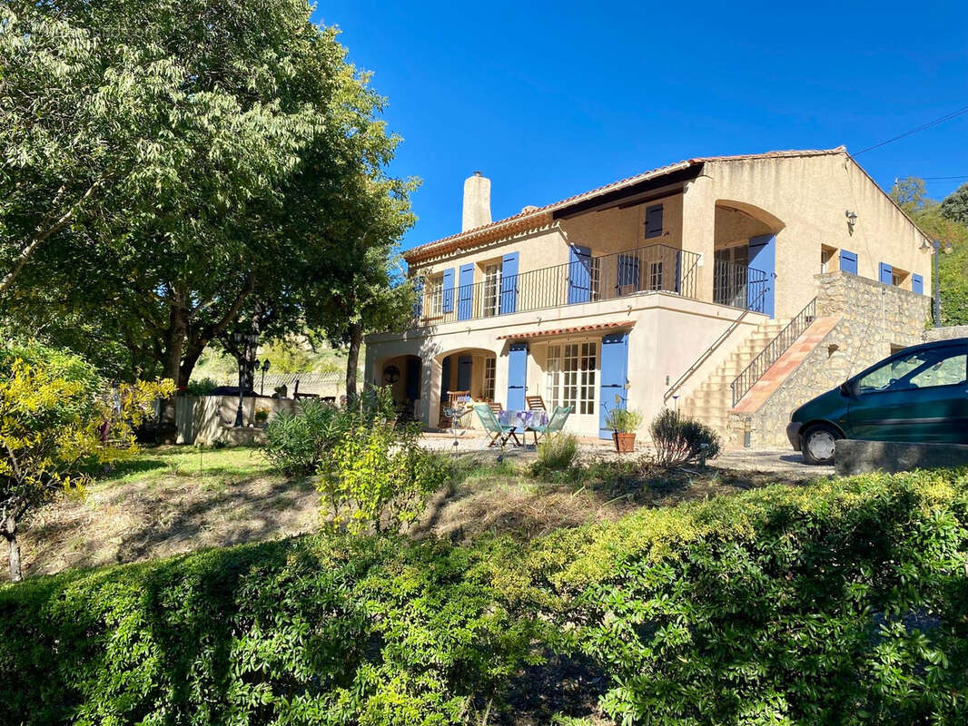 Maison à ARTIGNOSC-SUR-VERDON