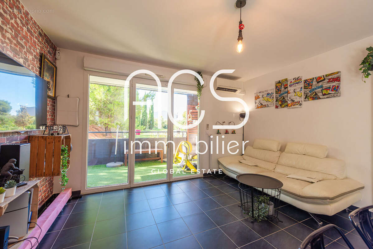 Appartement à CHATEAUNEUF-LES-MARTIGUES