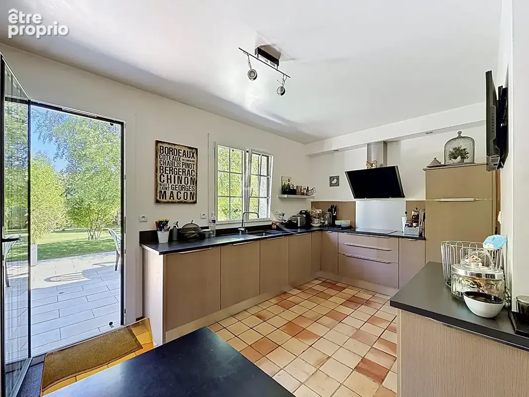 Esvres sur Indre Maison 6 chambres sur 2400 m2 de terrain - photo 5