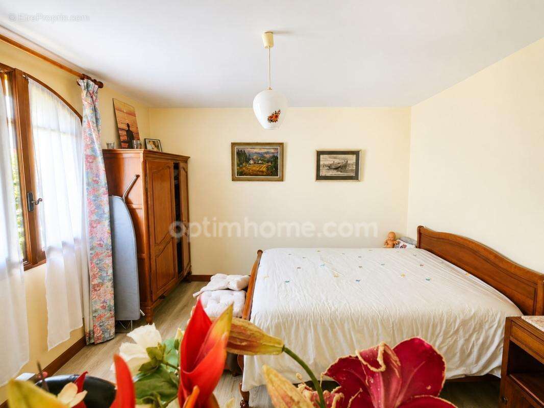 Maison 144 m² – 4 chambres – terrain 1 970 m² avec piscine – Salles 33770 - photo 5