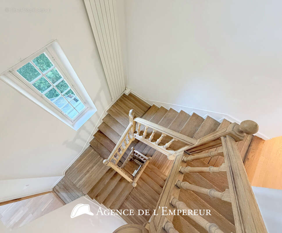 Demeure dans le Parc de la Malmaison, parcelle de 3 000 m2 - photo 24