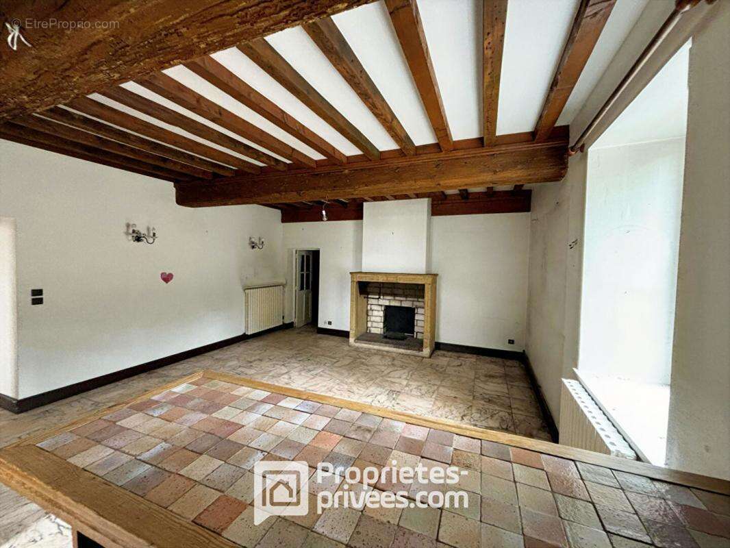 Maison à SAINT-GENIS-LES-OLLIERES