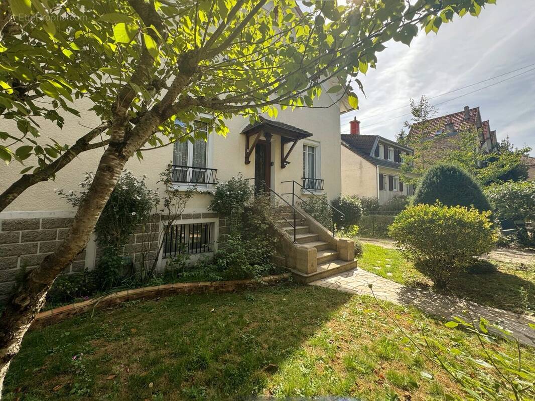 Maison à VILLEMOMBLE