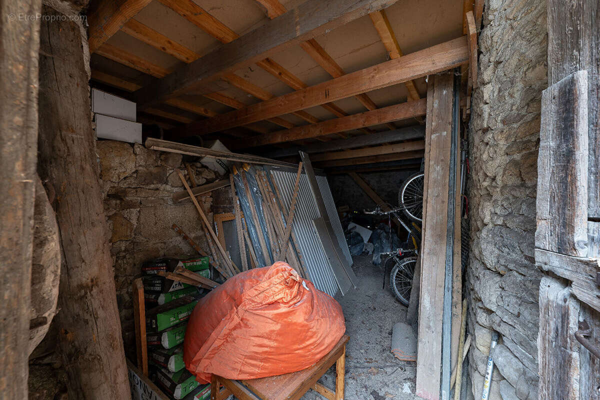 Maison à YRONDE-ET-BURON