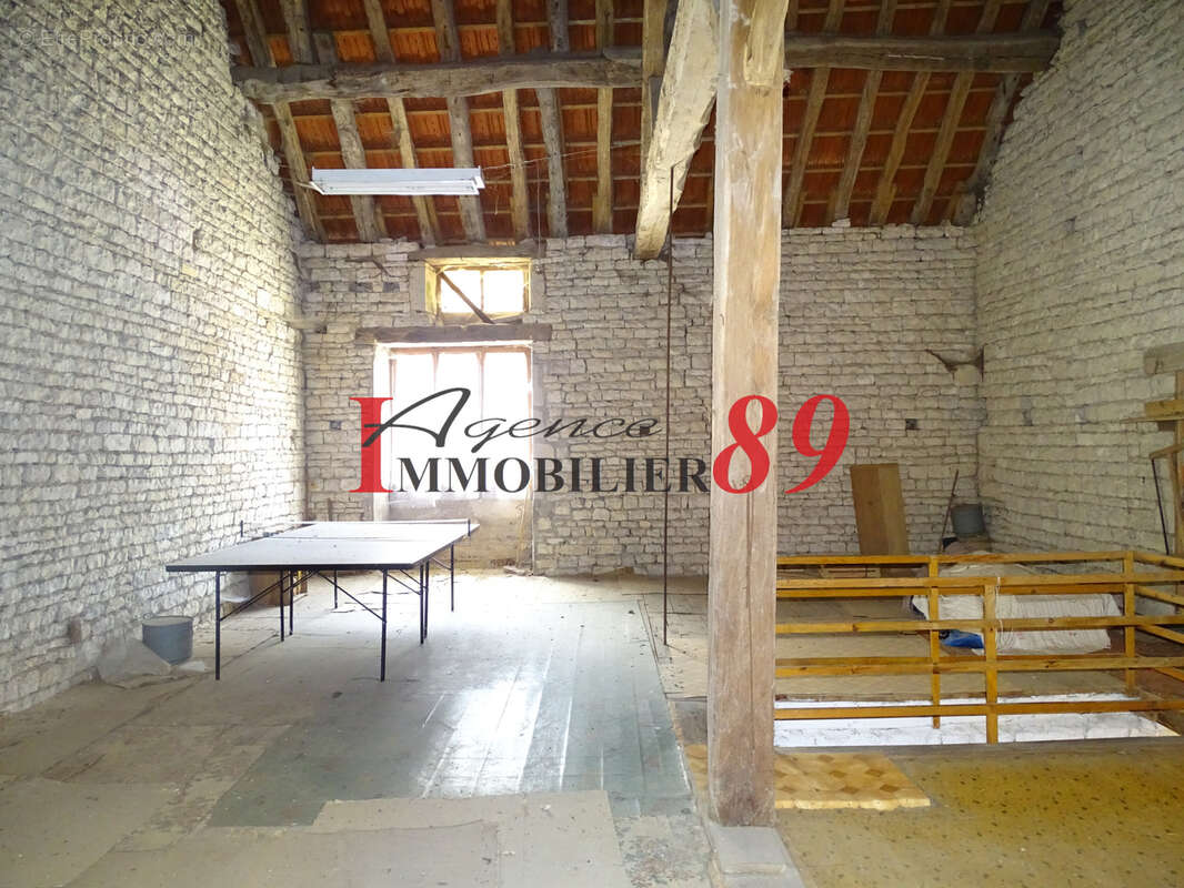 Maison à MONTIGNY-SUR-AUBE