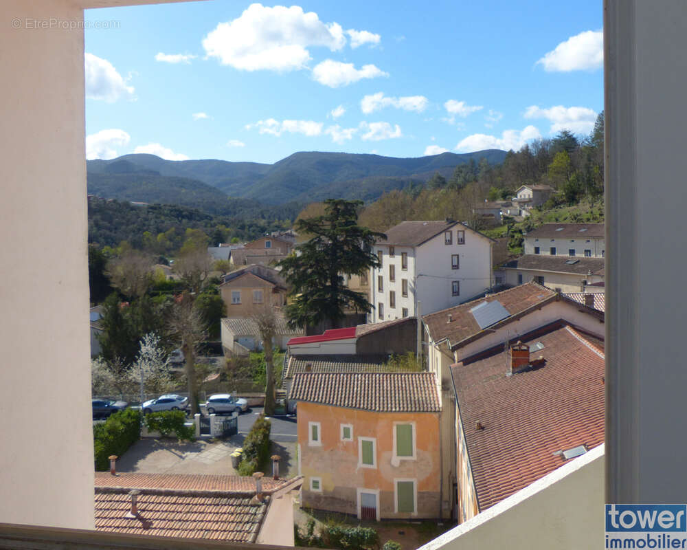 Appartement à LAMALOU-LES-BAINS