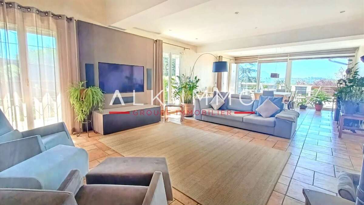 Maison à CRANVES-SALES