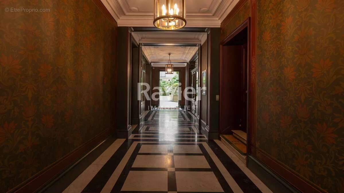 Appartement à PARIS-17E