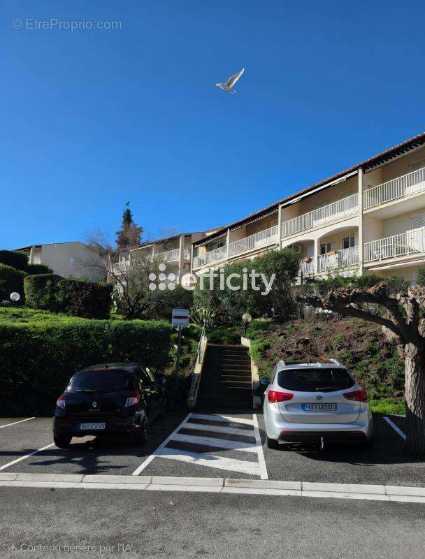 Appartement à LA CROIX-VALMER