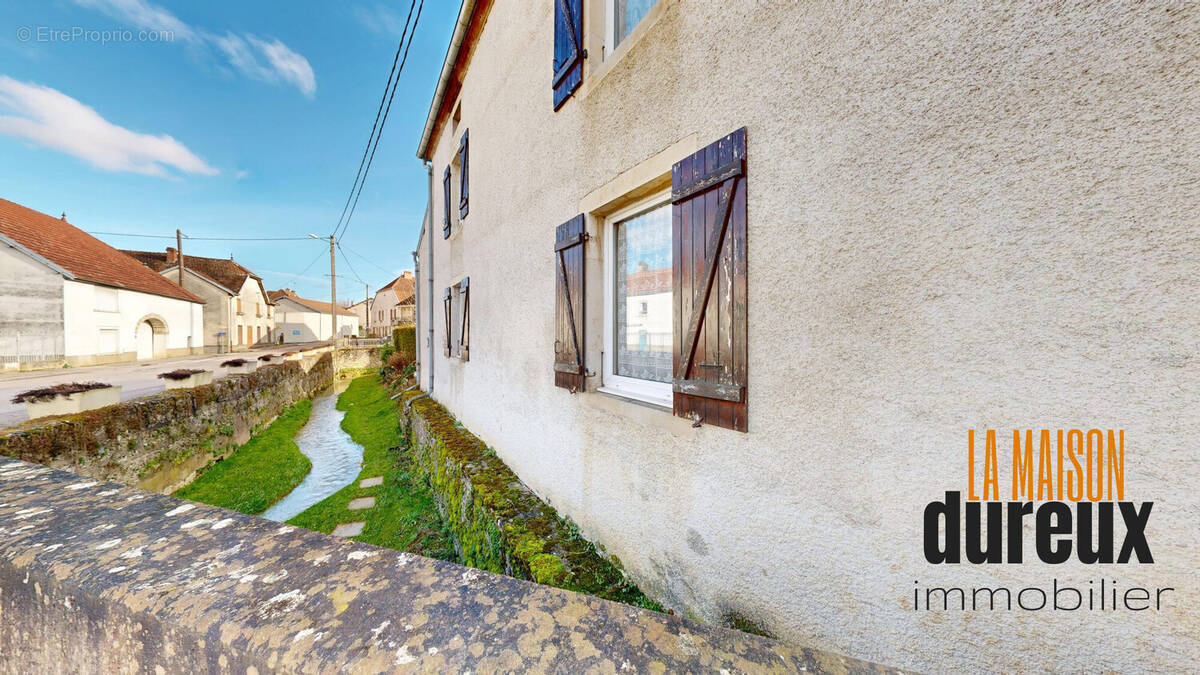 Maison à VELESMES-ECHEVANNE