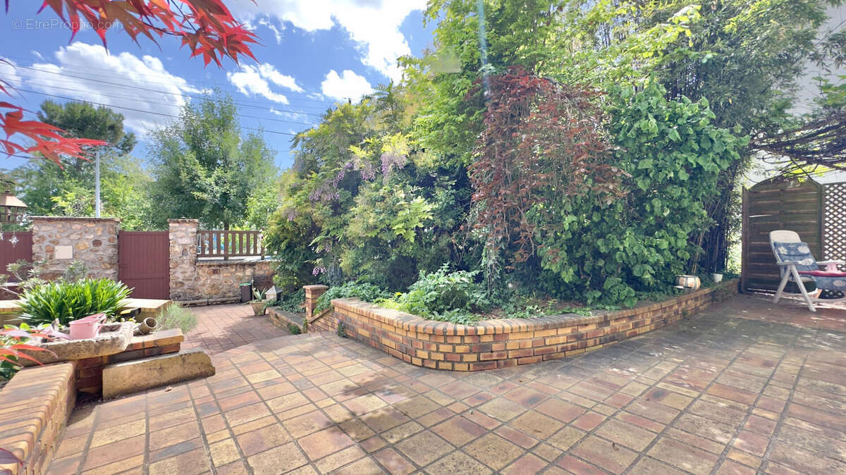 Maison à SAVIGNY-SUR-ORGE