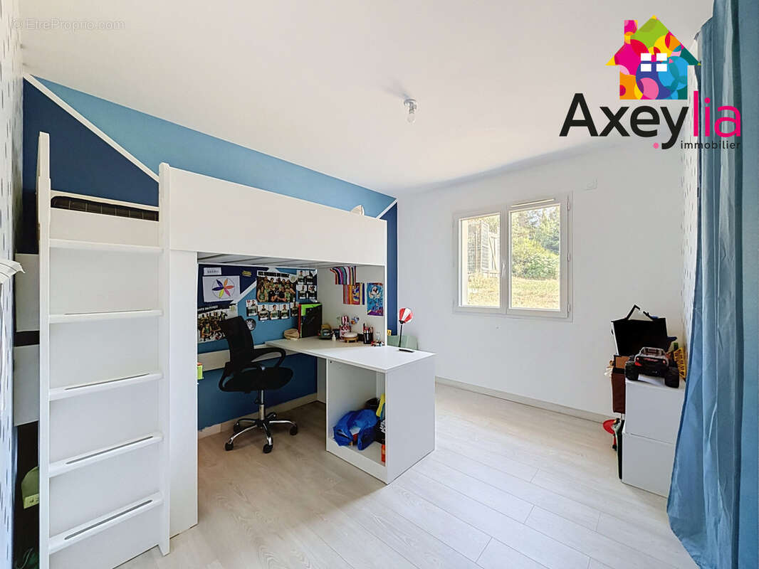 A vendre - secteur feurs - maison de plein-pied, 4 chambres, terrain d'environ 850m2 avec vue plaine du forez - photo 8
