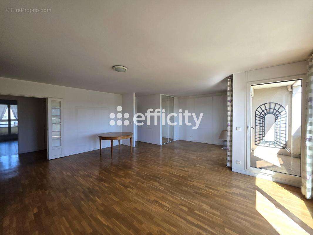 Appartement à ISSY-LES-MOULINEAUX