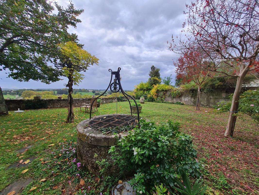 Maison à VALENCE-SUR-BAISE