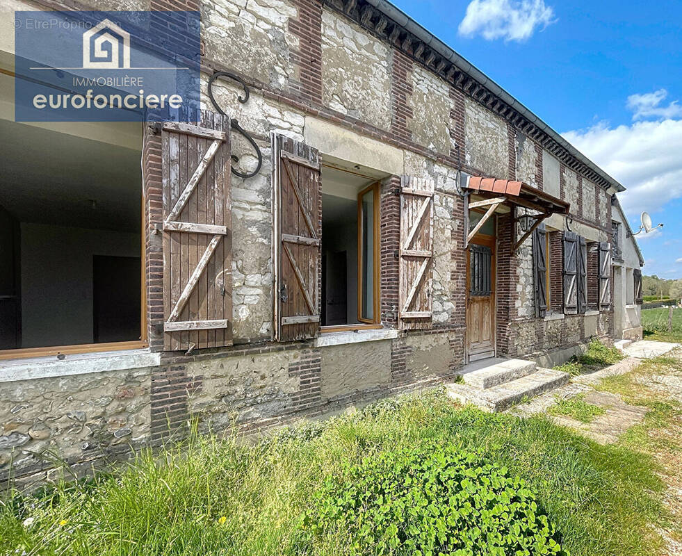 Maison à MONTIGNY-LES-MONTS