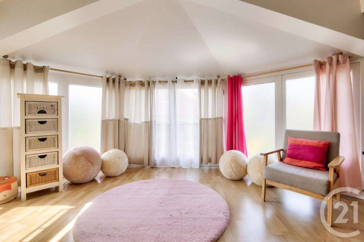 Maison à LES PAVILLONS-SOUS-BOIS