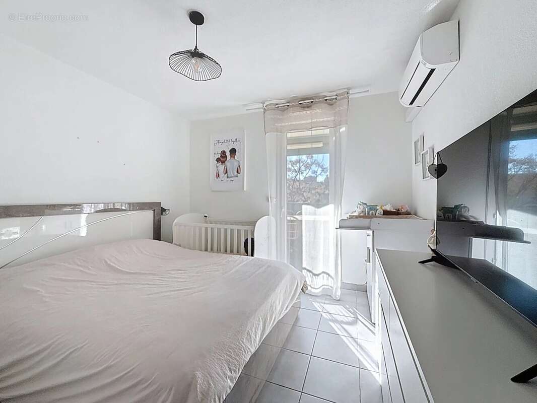 Appartement à CARROS
