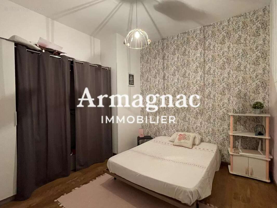 Maison à VIC-FEZENSAC