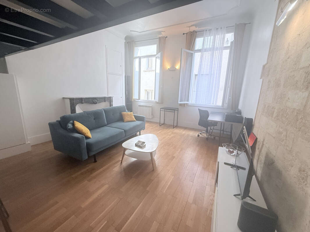 À VENDRE   Charmant studio entièrement rénové avec mezzanine, Place du Marché aux Fleurs à Montpellier - photo 5